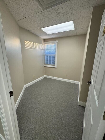 More Photos Of 1369 W Andrew Johnson Hwy, Morristown Medical For Lease