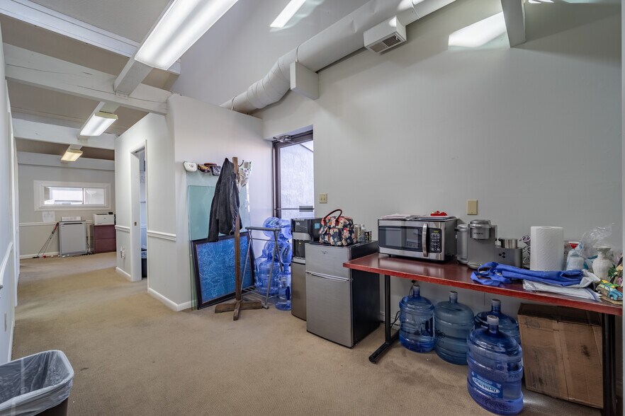 More Photos Of 7904 Coastal Hwy, Ocean City Office For Sale