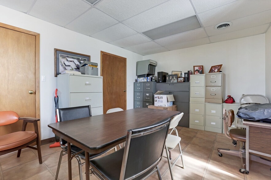 More Photos Of 2591 Harrison Rd, Columbus Warehouse For Sale
