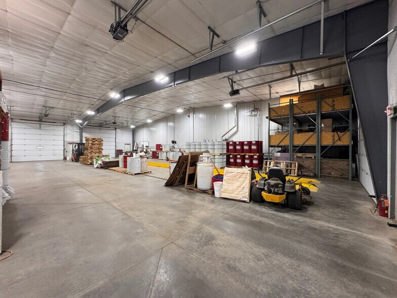 More Photos Of 47174 Haylie St, Sioux Falls Distribution For Sale