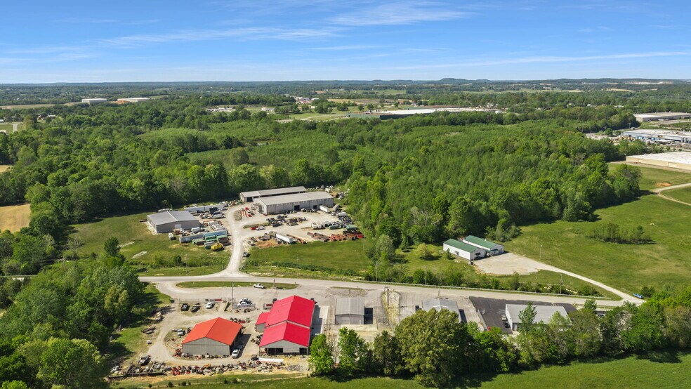 More Photos Of 505 Industrial Dr, Glasgow Flex For Sale