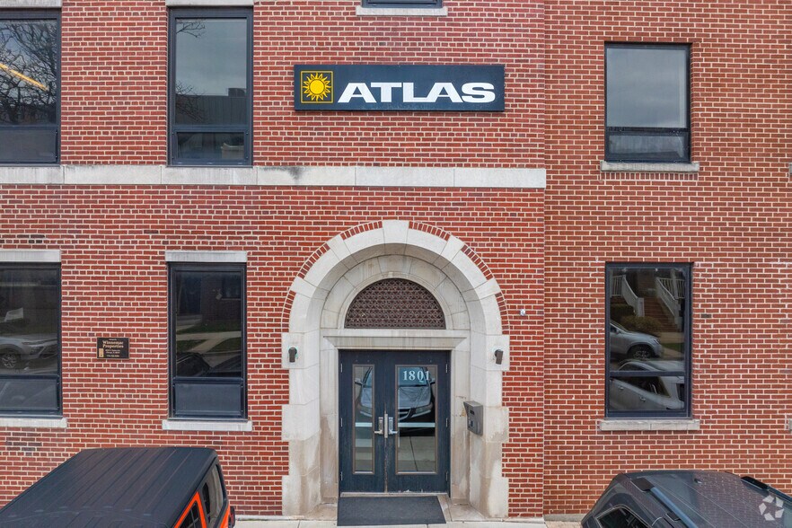 More Photos Of 1801 W Warner Ave, Chicago Loft Creative Space For Lease