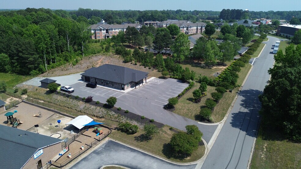 More Photos Of 196 Annette Dr, Benson Office For Sale