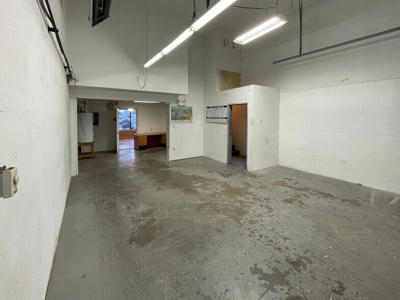 More Photos Of 715 Evans Crt, Kelowna Industrial For Lease