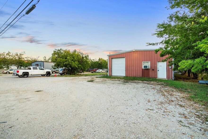 More Photos Of 2105 NE 2nd St, Mineral Wells Warehouse For Sale