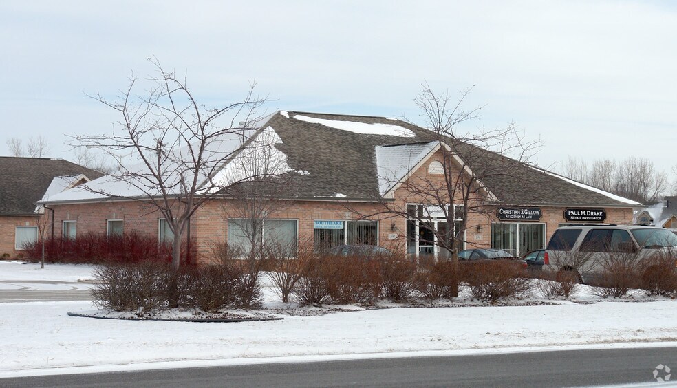 More Photos Of 1403 S Lake Park Ave, Hobart Unknown For Lease