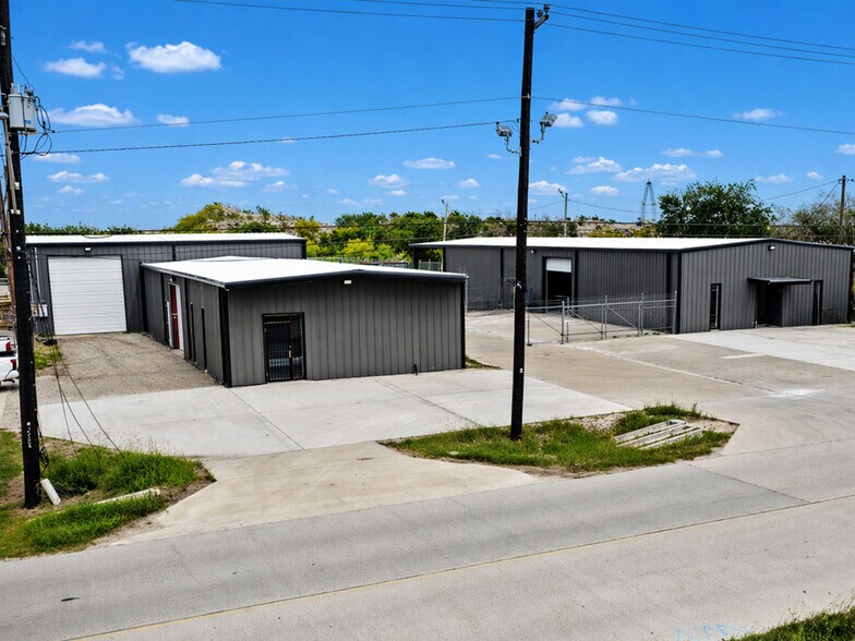 Primary Photo Of 226-222 Flato Rd, Corpus Christi Warehouse For Lease