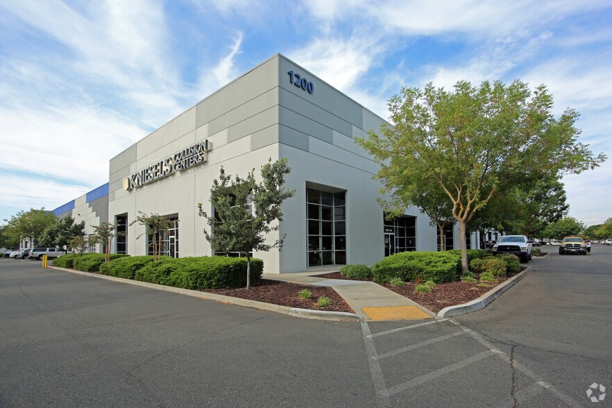 More Photos Of 815 Professor Ln, Sacramento Unknown For Lease