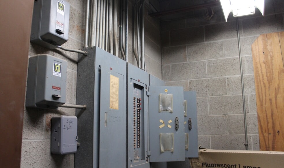 More Photos Of 4616 Oil Patch Dr, Woodward Warehouse For Sale