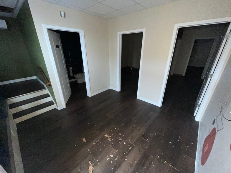 More Photos Of 62 Washington St, Middletown Office For Lease