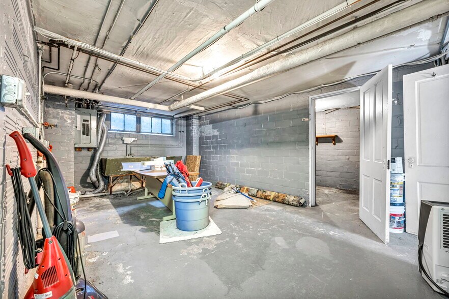 More Photos Of 881 E 222nd St, Euclid Office Residential For Sale