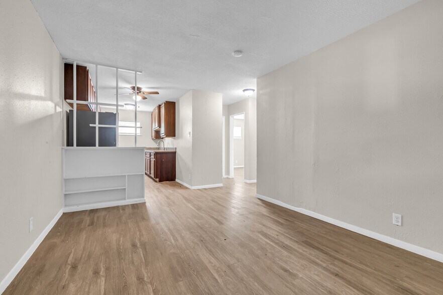 More Photos Of 4706 Yellowstone Blvd, Houston Apartments For Sale