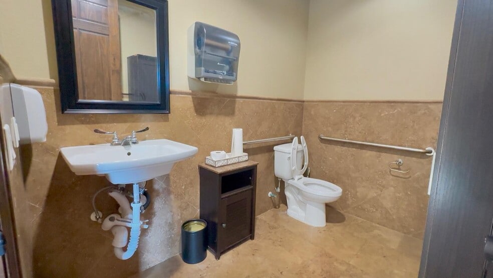 More Photos Of 7000 Parkwood Blvd, Frisco Medical For Sale