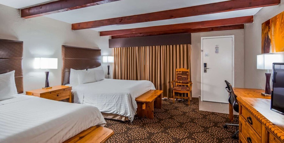 More Photos Of 1765 S Main St, Las Cruces Hotel For Sale