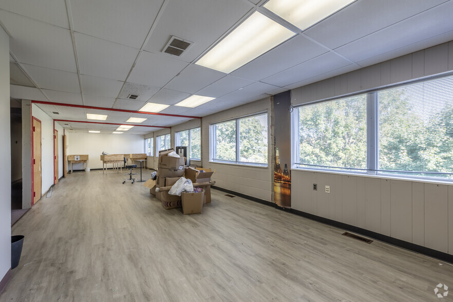 More Photos Of 1240 E Main St, Springfield Loft Creative Space For Sale