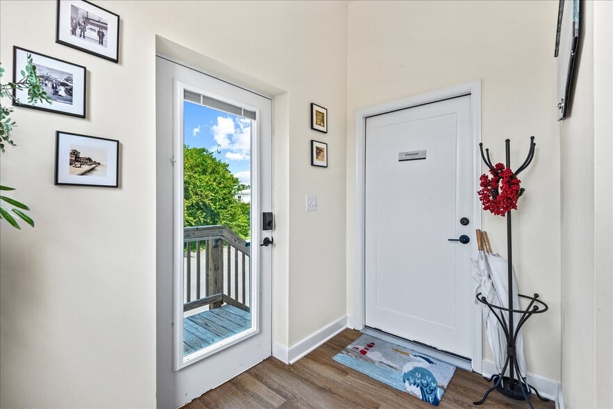 More Photos Of 10 Irving Ave N, Colonial Beach Apartments For Sale