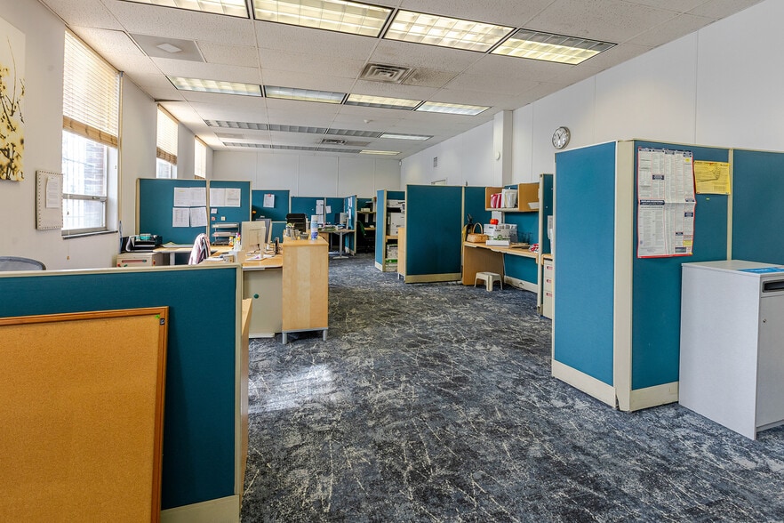 More Photos Of 2120 Beaver Rd, Landover Warehouse For Sale