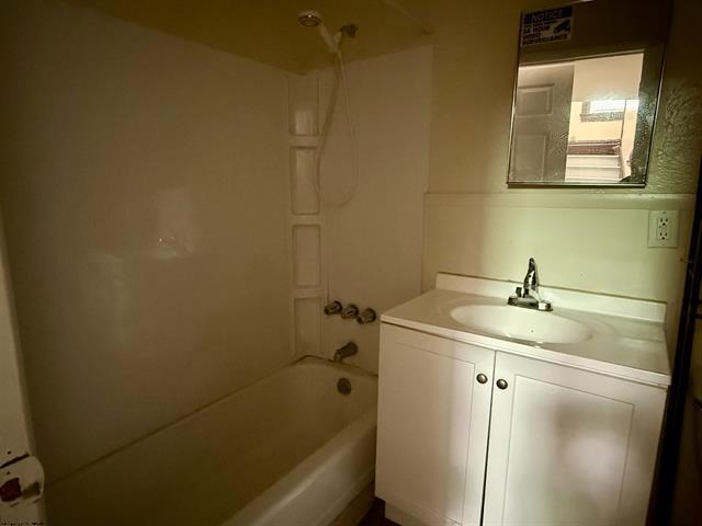 More Photos Of 1005 Locust Ave, Fairmont Specialty For Sale