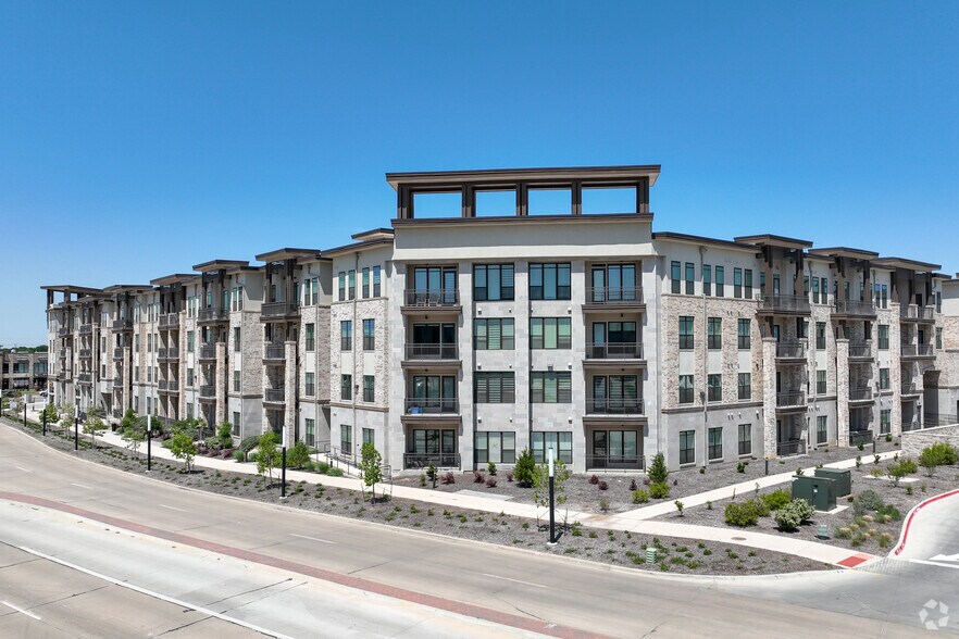 More Photos Of 2700 Old Denton Rd, Carrollton Apartments For Sale