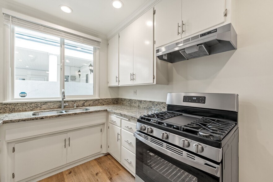 More Photos Of 4245 Laurel Canyon Blvd, Studio City Apartments For Sale