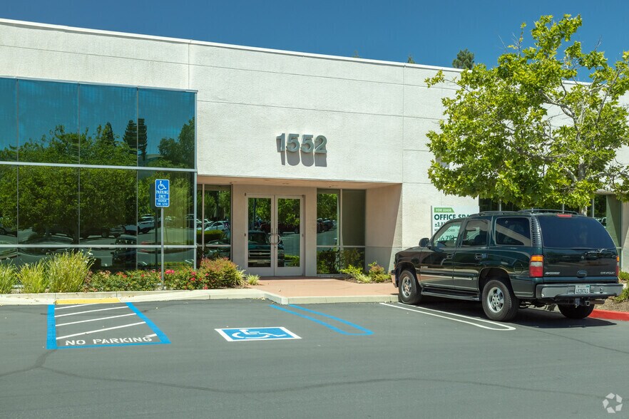 More Photos Of 1552 Eureka Rd, Roseville Unknown For Lease