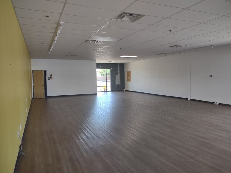 More Photos Of 732 E Warner Rd, Gilbert Freestanding For Lease