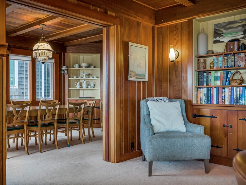 More Photos Of 1021 Promenade, Seaside Specialty For Sale