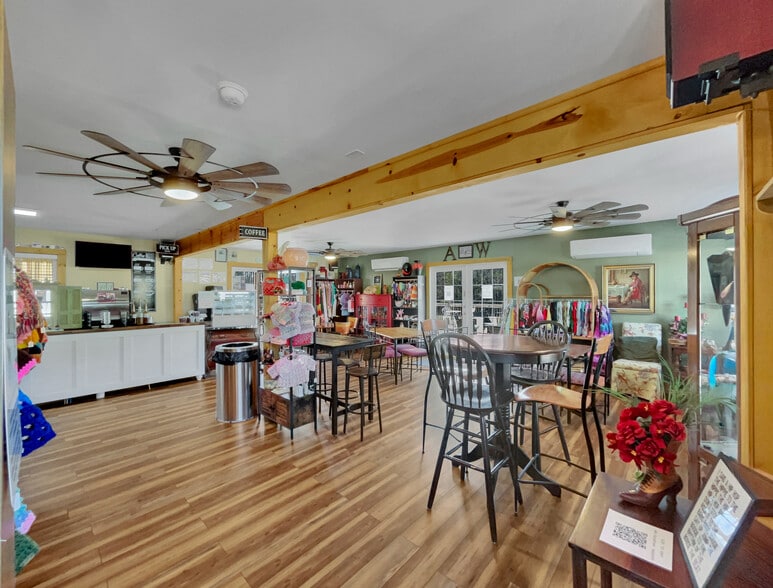 More Photos Of 9 Callaway Dr, Crawford Restaurant For Sale