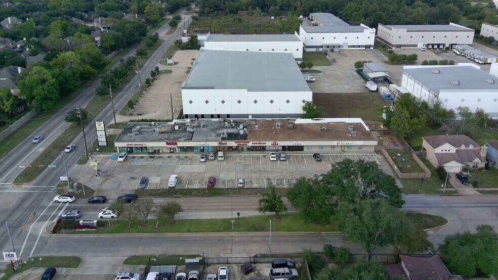 More Photos Of 7410-7422 Fairbanks N Houston Rd, Houston Storefront For Lease