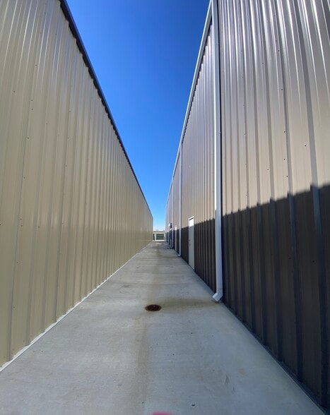 More Photos Of 6745 Patillo Road, Beaumont Warehouse For Lease