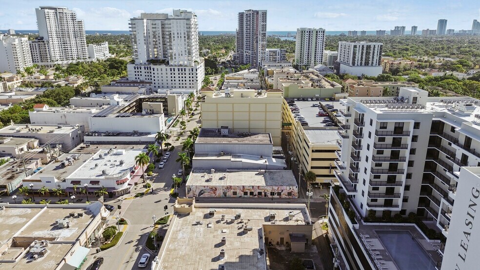 More Photos Of 1940 Harrison St, Hollywood Office For Lease