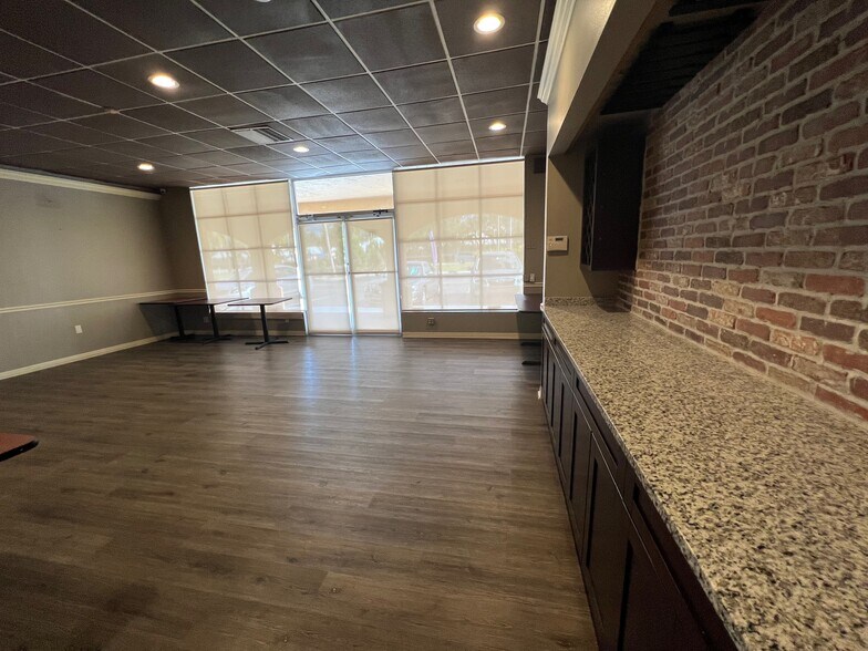 More Photos Of 7050 Winkler Rd, Fort Myers Restaurant For Lease