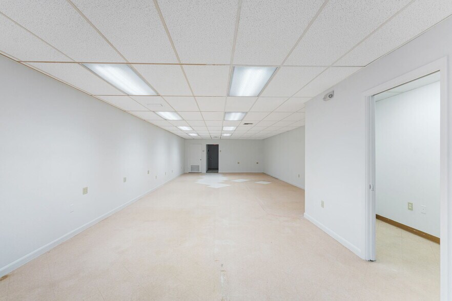 More Photos Of 3623-3650 Webber St, Sarasota Storefront Retail Office For Sale