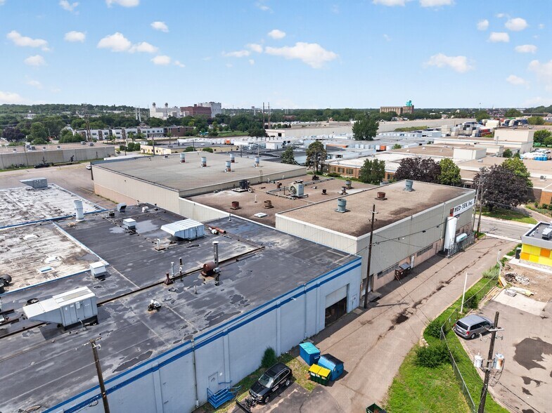 More Photos Of 2639 2nd St NE, Saint Anthony Manufacturing For Sale