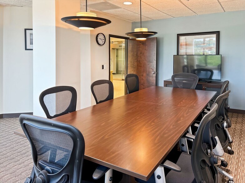 More Photos Of 100 West Rd, Towson Coworking Space