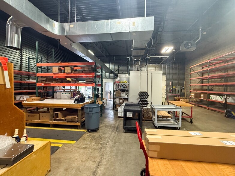 More Photos Of 612 Parkway View Dr, Pittsburgh Warehouse For Lease