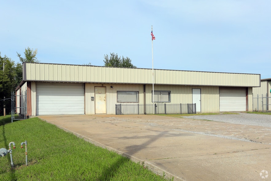 113 W Teel Rd  