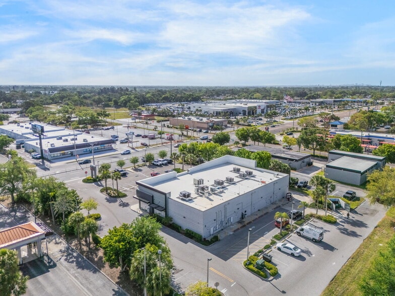 More Photos Of 6228 14th St W, Bradenton Storefront For Lease