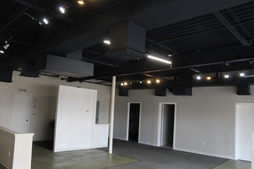 More Photos Of 4067 E Court St, Burton Freestanding For Sale