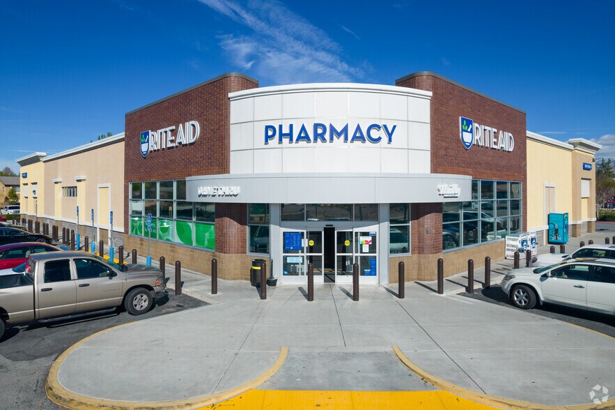 More Photos Of 894 Oak Valley Pky, Beaumont Drugstore For Sale