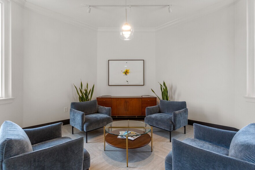 More Photos Of 312 Sycamore St, Decatur Office For Sale