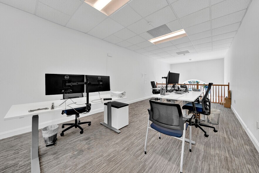 More Photos Of 24 N Main St, Pennington Loft Creative Space For Lease