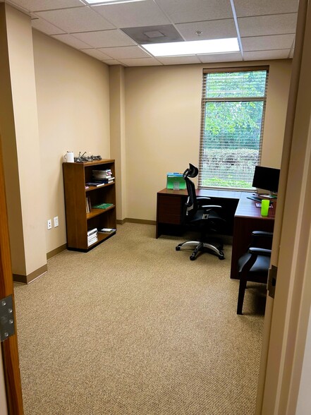 More Photos Of 497 Bramson Ct, Mount Pleasant Office For Lease