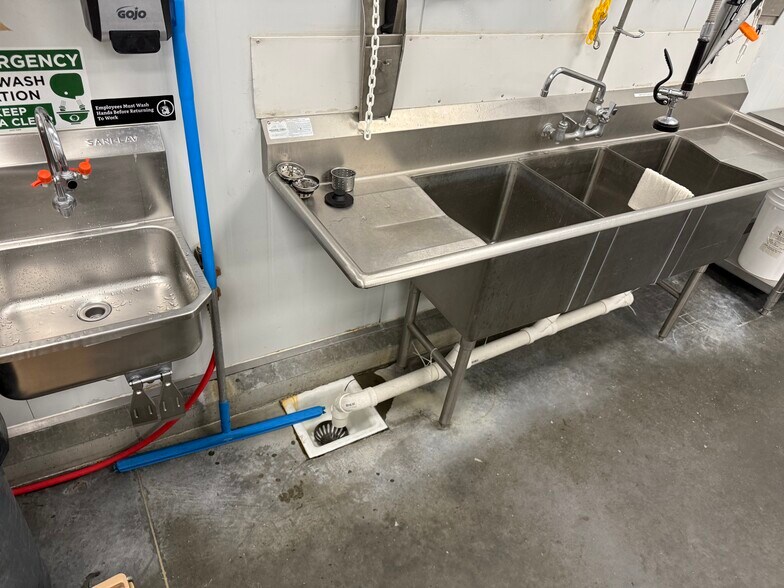 More Photos Of 11719 Westar Ln, Burlington Food Processing For Sale
