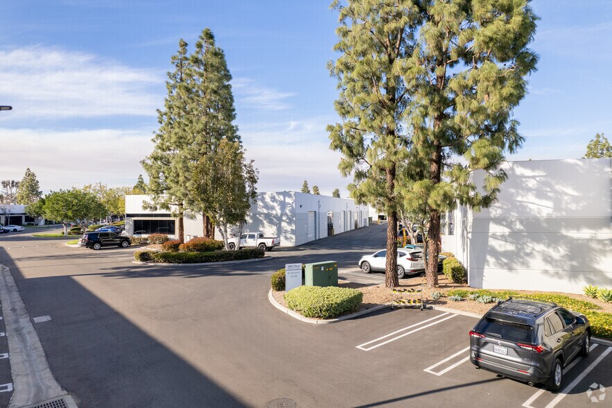 More Photos Of 3002 Dow Ave, Tustin Unknown For Lease