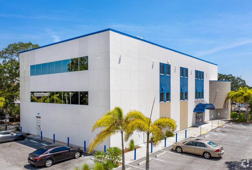 More Photos Of 2560 Gulf to Bay Blvd, Clearwater Office For Lease