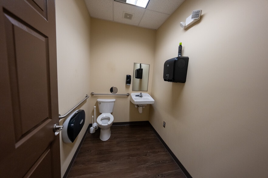 More Photos Of 1900 Golden Springs Rd, Anniston Lodge Meeting Hall For Sale