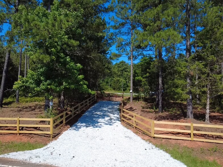 More Photos Of Hwy 184, Due West Land For Sale