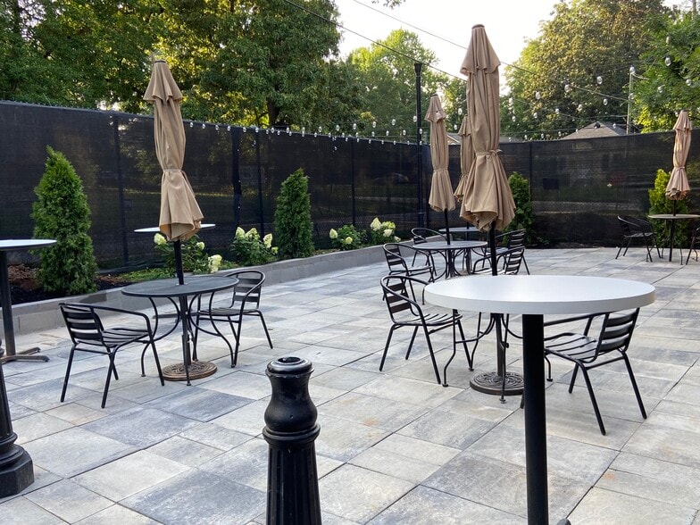 More Photos Of 2488 SW Lakewood Ave, Atlanta Office Residential For Lease