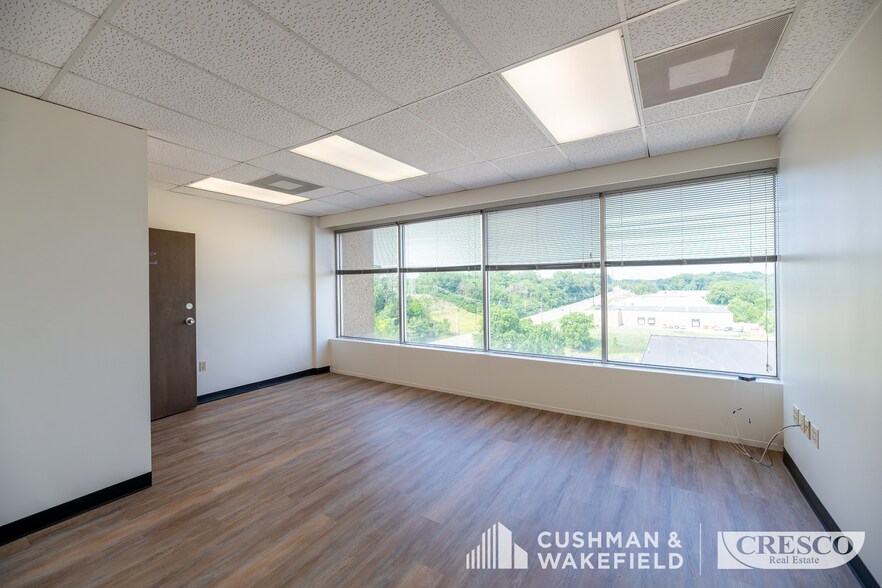More Photos Of 5755 Granger Rd, Independence Office Residential For Lease